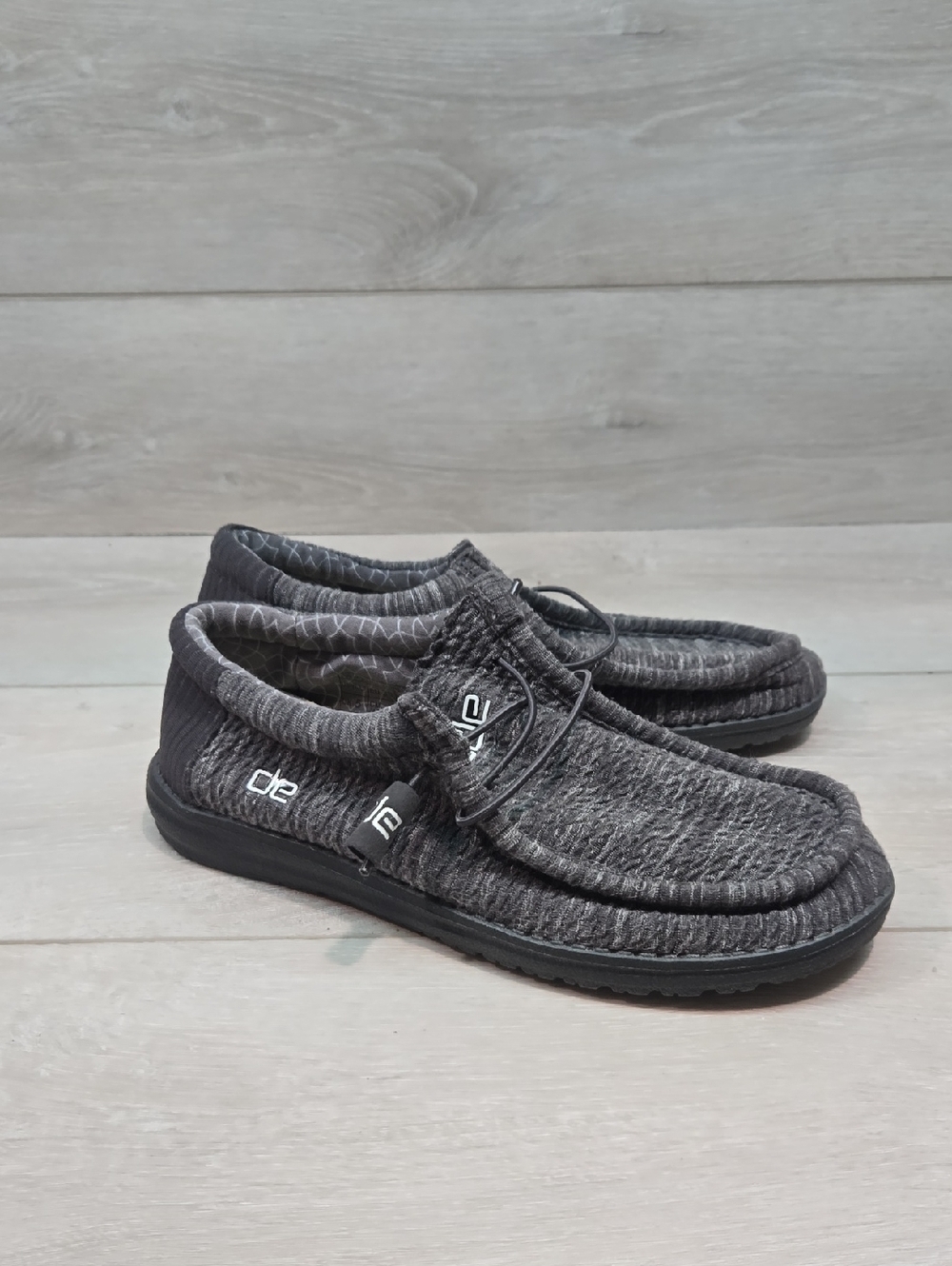 NEWHey Dude Wally Youth Crinkle Charcoal Casual Slip-On Moccasin Shoes Sz Y6-L7